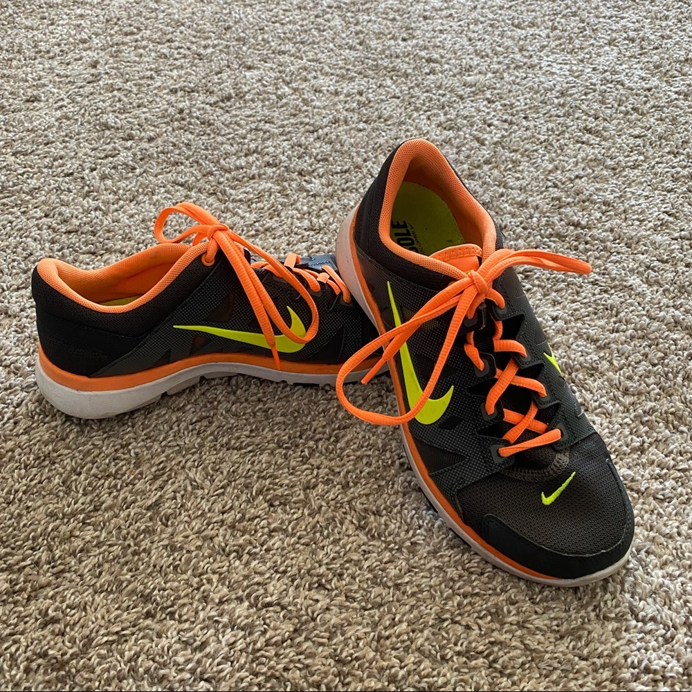 Women’s Nike Tennis Shoes